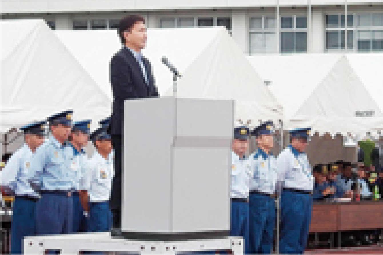 県警察の活動を支え、地域の防犯力を高めます。